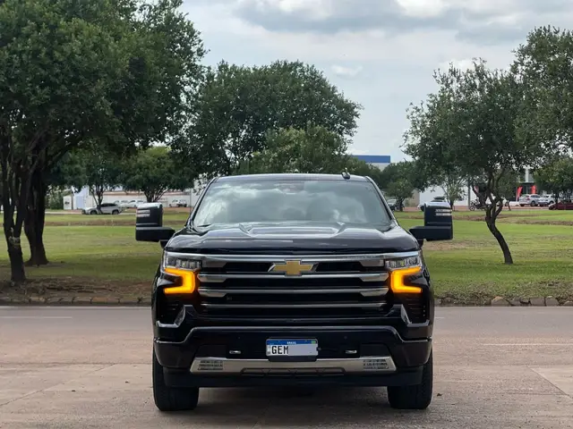 Carro Chevrolet Silverado 2024 High Country 5.3