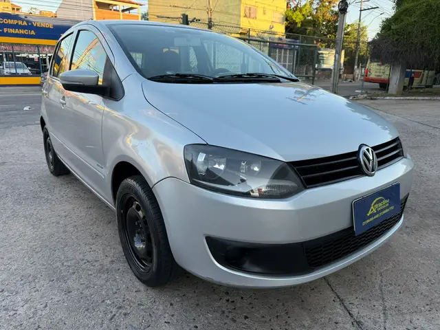 Carro Volkswagen Fox 2011 1.6 8V (Flex)