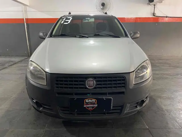 Carro Fiat Strada 2013 Working 1.4 (Flex)
