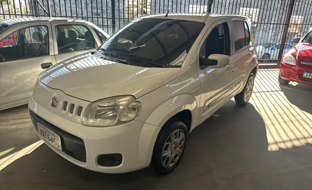 Carro Fiat Uno 2011 Attractive 1.4 8V (Flex) 4p