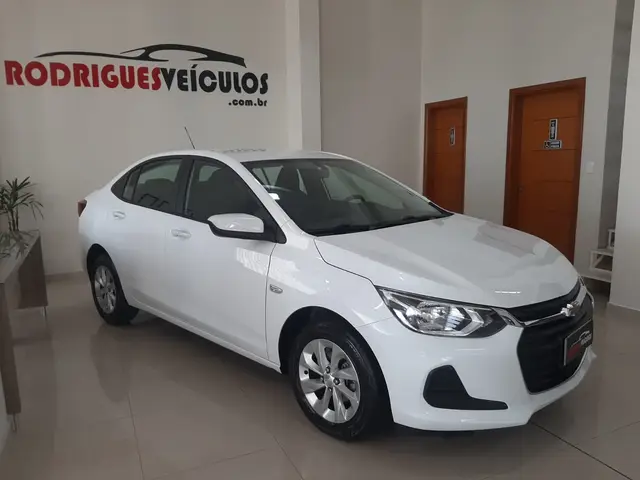 Carro Chevrolet Onix Plus 2023 LT 1.0 Turbo (Aut.)