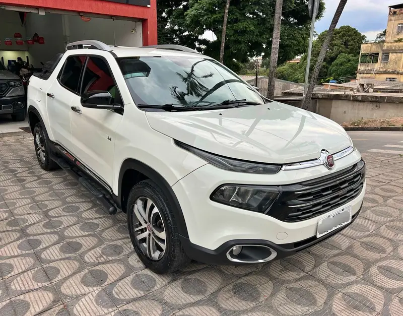 Fiat Toro Volcano 2.4 AT9 4x2 (Flex)