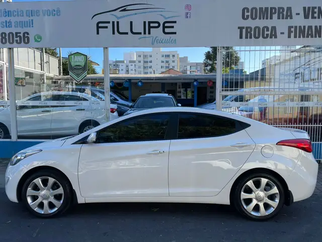 Carro Hyundai Elantra 2013 Sedan 1.8 GLS (aut)