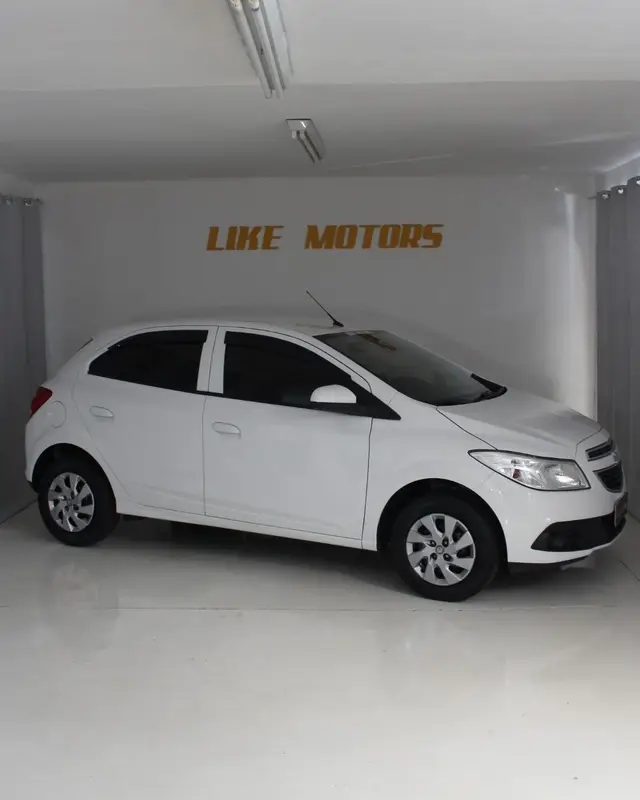 Carro Chevrolet Onix 2013 1.0 LT SPE/4
