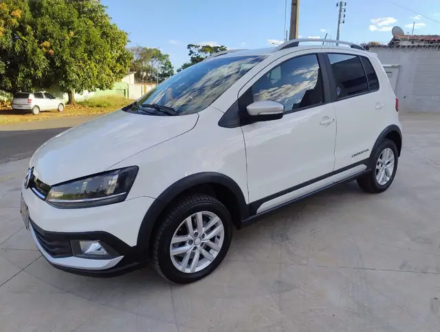 Carro Volkswagen CrossFox 2015 1.6 16v MSI (Flex)
