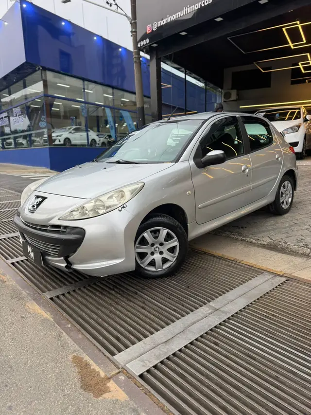 Carro Peugeot 207 2011 XR 1.4 (10 ANOS BRASIL)(Flex) 2p