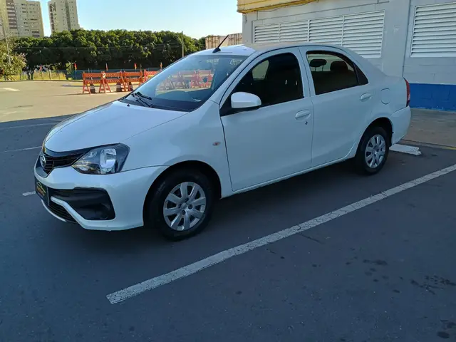Carro Toyota Etios Sedan 2020 X 1.5 (Aut) (Flex)