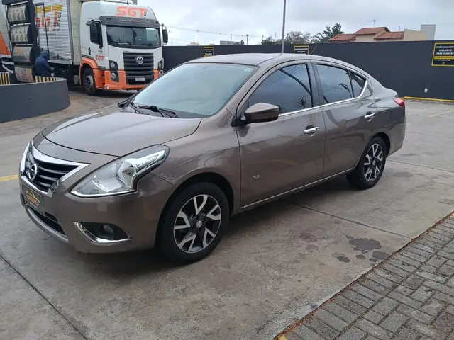 Carro Nissan Versa 2016 1.6 16V Unique (Flex)