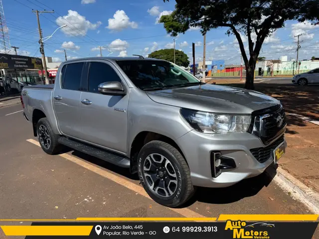 Carro Toyota Hilux Cabine Dupla 2020 Hilux 2.8 TDI CD SR 4x4 (Aut)