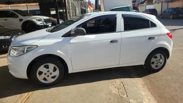 Carro Chevrolet Onix 2015 1.0 LS SPE/4
