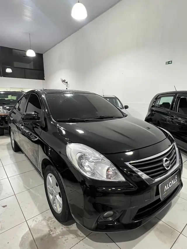 Carro Nissan Versa 2013 1.6 16V SL (Flex)