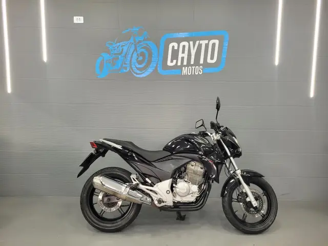 Moto Honda CB 300R 2015 Standard