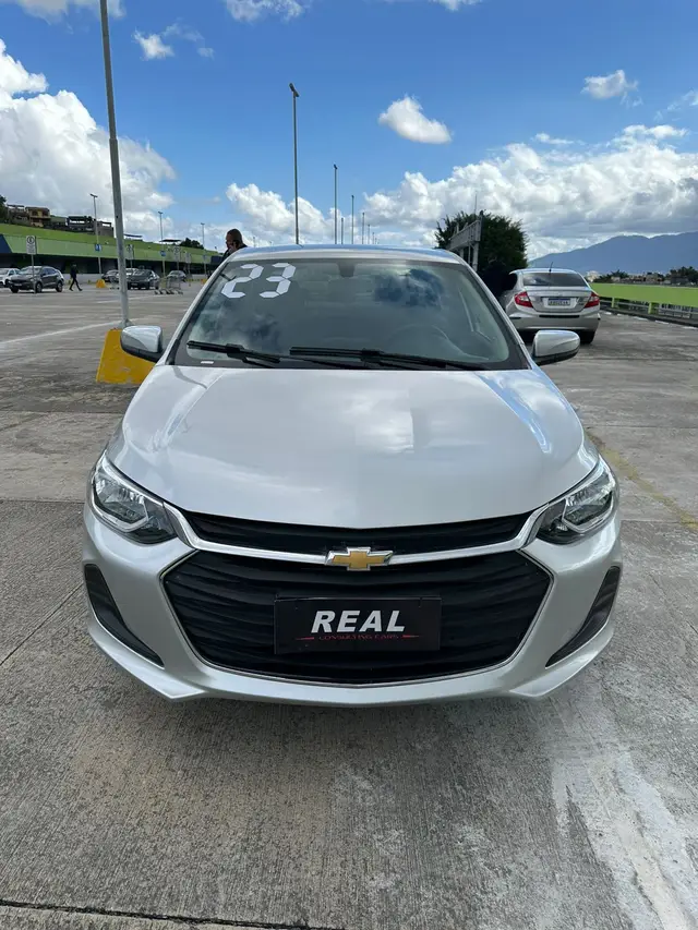 Carro Chevrolet Onix Plus 2023 LT 1.0