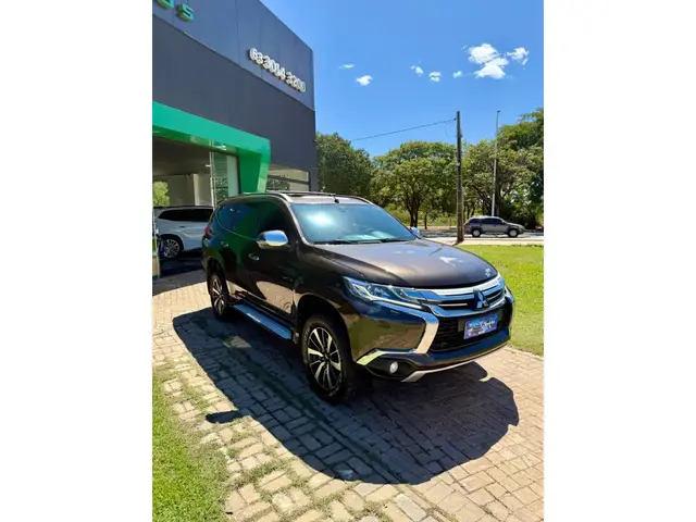 Carro Mitsubishi Pajero Sport 2020 2.4 DI-D HPE Auto 4WD