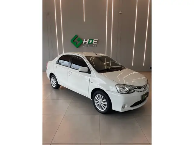 Carro Toyota Etios 2014 XLS 1.5 (Flex)