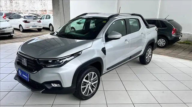 Carro Fiat Strada 2023 Volcano 1.3 8V CD AT