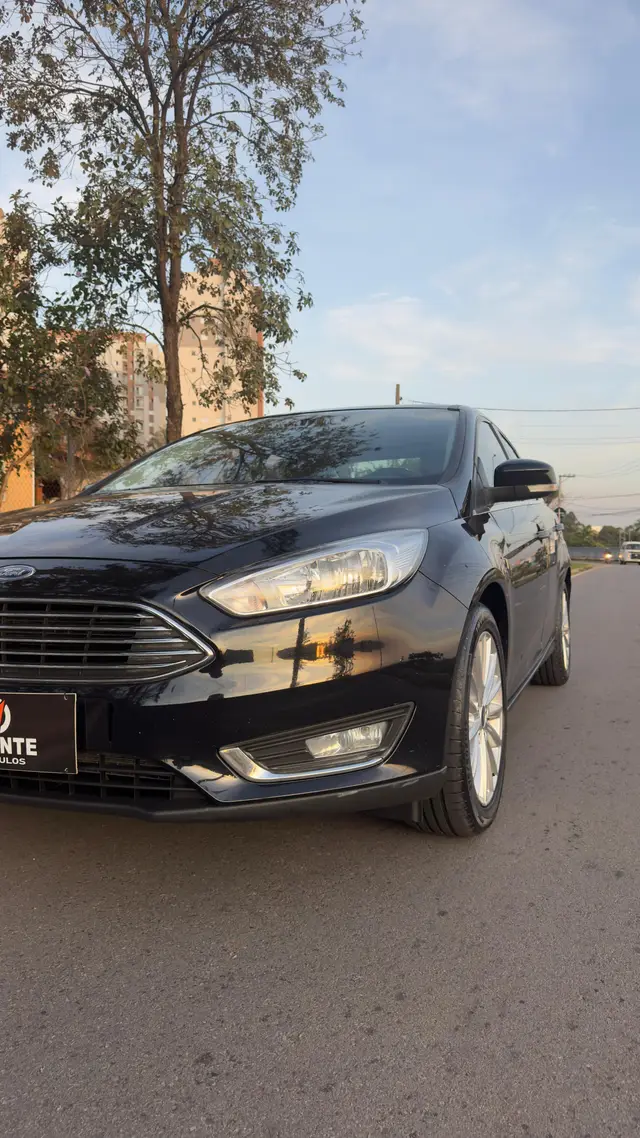 Carro Ford Focus Hatch 2016 Titanium 2.0 PowerShift