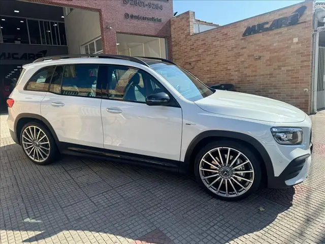 Carro Mercedes-Benz GLB 35 AMG 2022 2.0 Turbo (Aut)