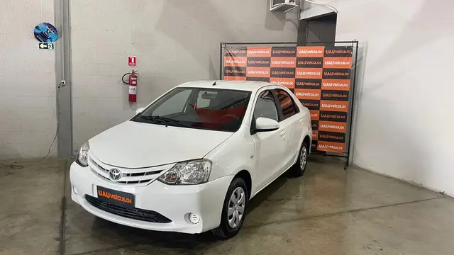 Carro Toyota Etios Sedan 2016 XS 1.5 (Flex)