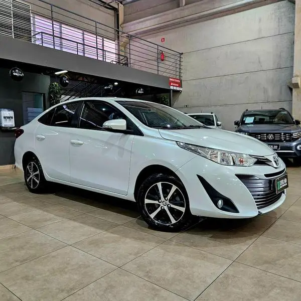 Carro Toyota Yaris 2022 1.3 XL Live (Flex)