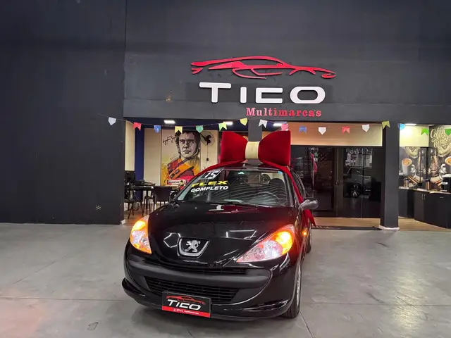 Carro Peugeot 207 2011 Hatch XR 1.4 8V (flex) 4p