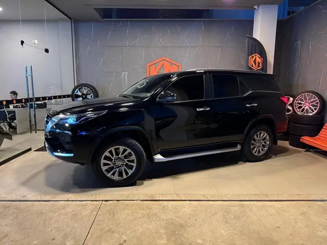 Carro Toyota SW4 2021 SRX 2.8 turbodiesel 7L 4x4 (Aut)