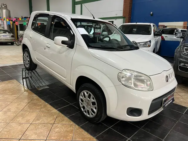 Carro Fiat Uno 2013 Vivace Italia 1.0 8V (Flex) 4p