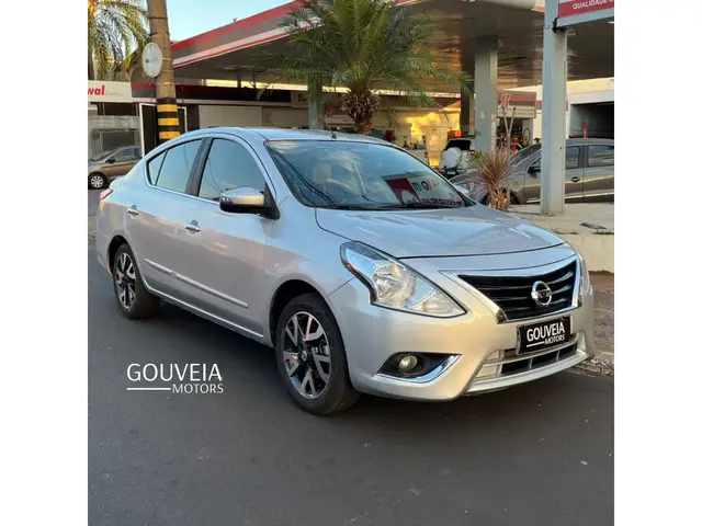 Carro Nissan Versa 2017 1.6 16V Unique CVT (Flex)