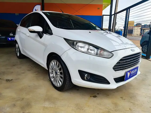 Carro Ford New Fiesta Hatch 2015 New Fiesta Titanium 1.6 16V PowerShift