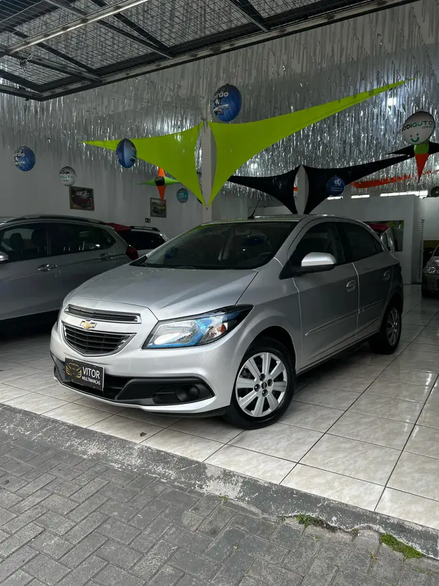 Carro Chevrolet Onix 2015 1.4 LT SPE/4