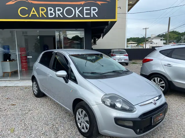 Carro Fiat Punto 2013 ATTRACTIVE ITALIA 1.4 F.Flex 8V 5p