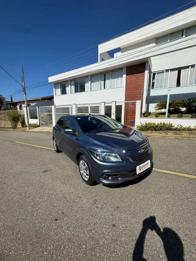 Carro Chevrolet Onix 2015 1.4 LT SPE/4