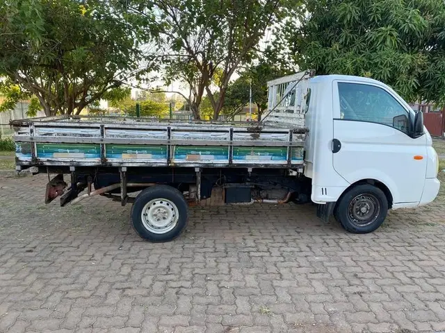Caminhão Hyundai HR 2009 HD Longo com Caçamba TURBO