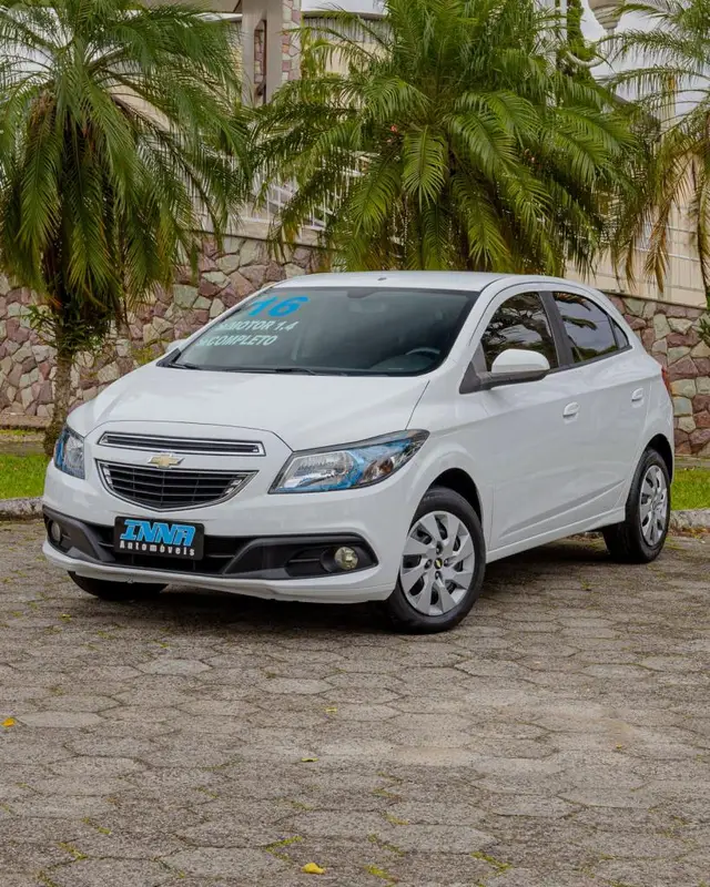 Carro Chevrolet Onix 2016 1.4 LT SPE/4