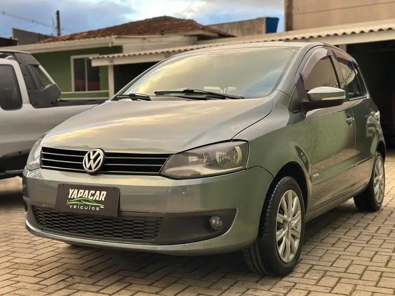 Volkswagen Fox 1.0 8V (Flex) 4p