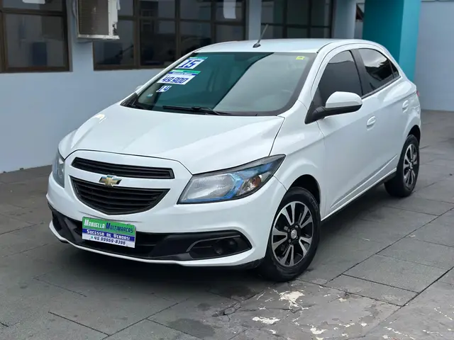 Carro Chevrolet Onix 2015 1.4 LTZ SPE/4 (Aut)