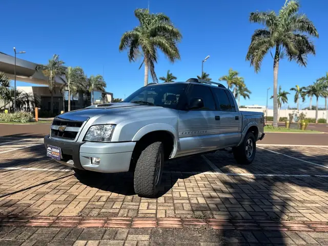 Carro Chevrolet S10 Cabine Dupla 2011 S10 Executive 4x2 2.4 (Flex) (Cab Dupla)