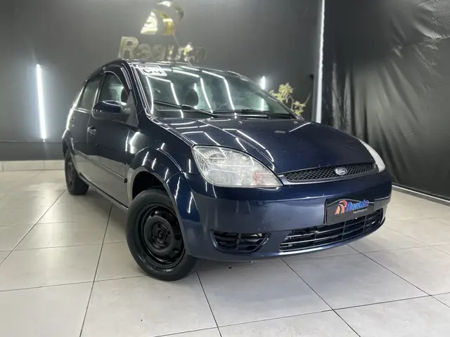 Carro Ford Fiesta Hatch 2004 Personnalité 1.0 8V