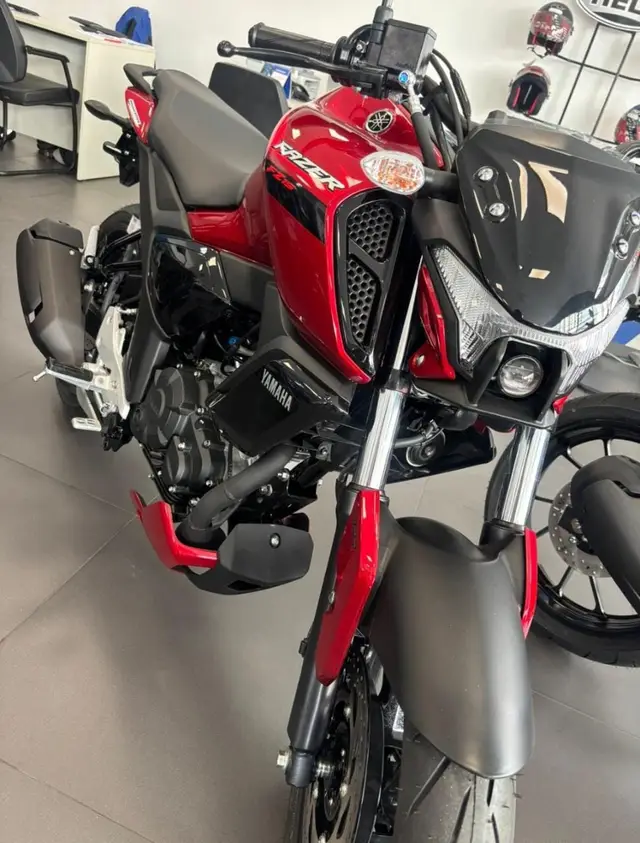 Moto Yamaha Fazer FZ15 2025 Connected