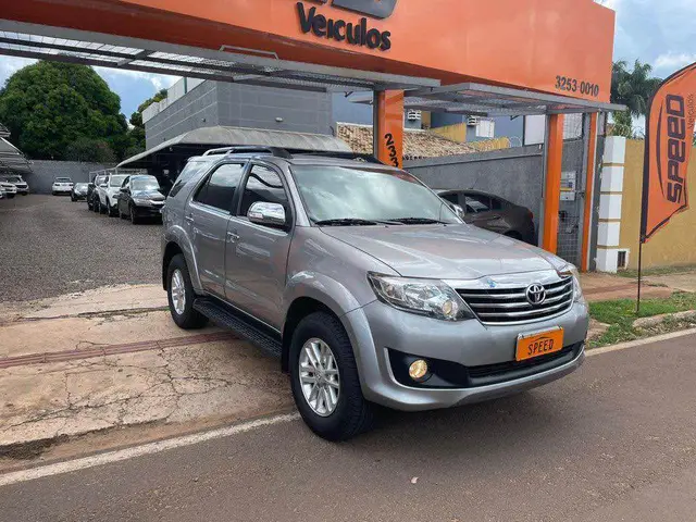 Carro Toyota SW4 2015 SR 4x2 2.7/ 2.7 Flex 16V Aut.