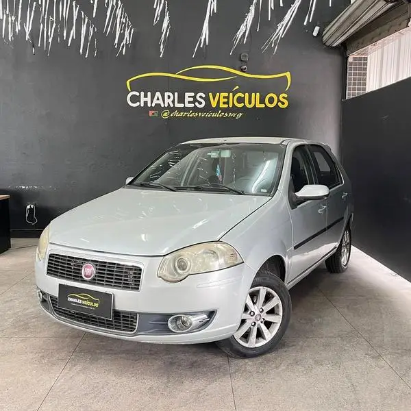 Carro Fiat Palio 2011 Attractive 1.4 8V (Flex)