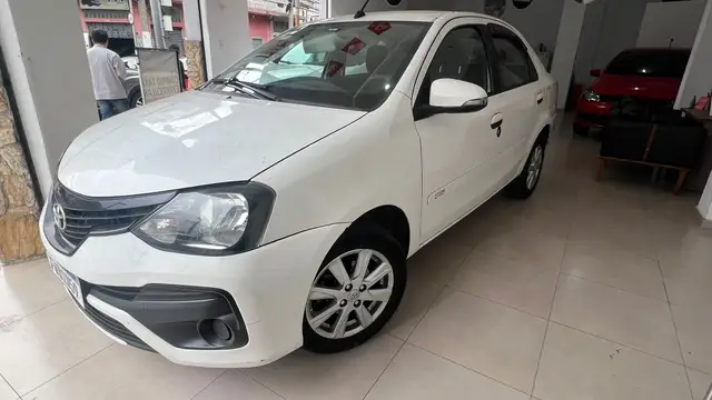Carro Toyota Etios Sedan 2019 X Plus 1.5 (Aut) (Flex)