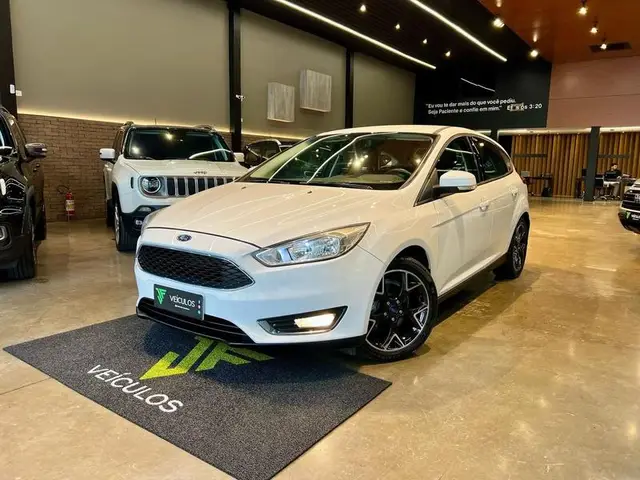Carro Ford Focus Hatch 2016 SE Plus 2.0 PowerShift
