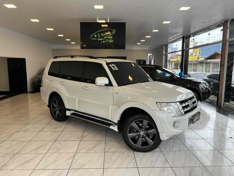 Mitsubishi Pajero Full 3.2 DI-D 5D HPE 4WD
