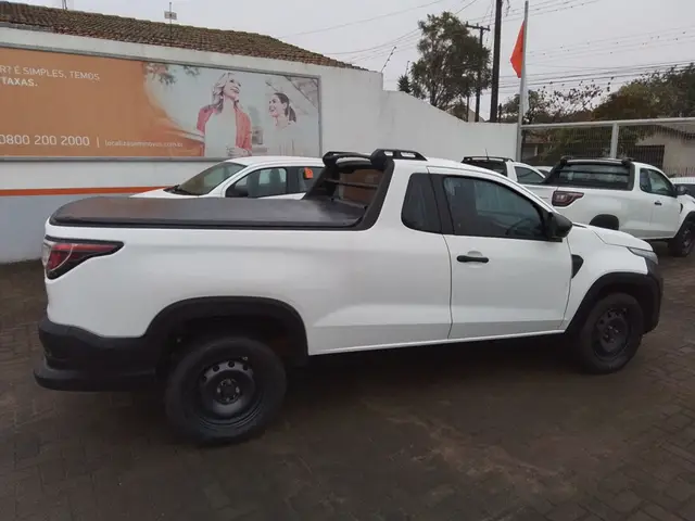 Carro Fiat Strada 2023 Endurance 1.4 Cabine Plus (Flex)