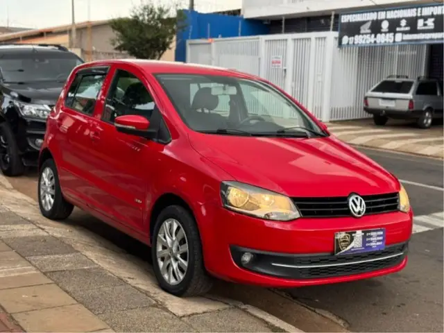 Carro Volkswagen Fox 2011 1.0 8V (Flex) 4p