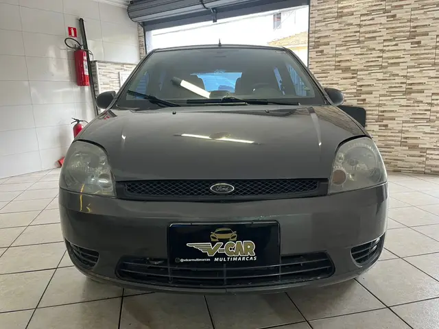 Carro Ford Fiesta Hatch 2003 Personnalité 1.0 8V