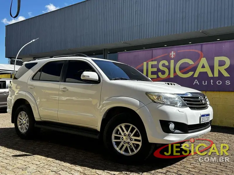 Toyota Hilux SW4 3.0 TDI 4x4 SRV 7L