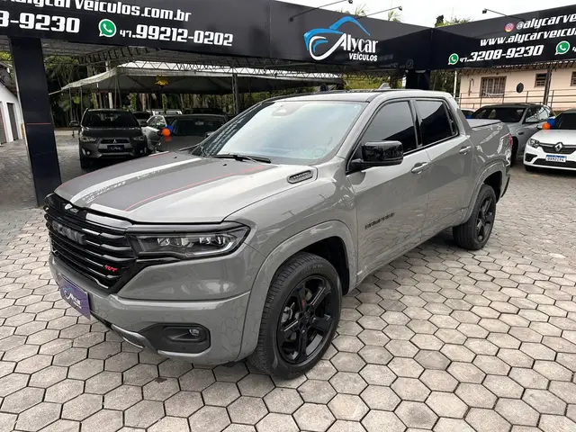 Carro RAM Rampage 2024 R/T 2.0 Turbo
