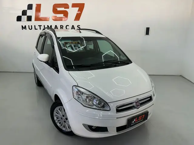 Carro Fiat Idea 2015 Attractive 1.4 8V (Flex)